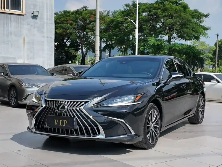 Lexus ES 2022 300h Ultimate Edition