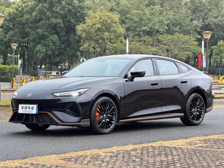 Changan UNI-V 2025 2.0T Sport Version