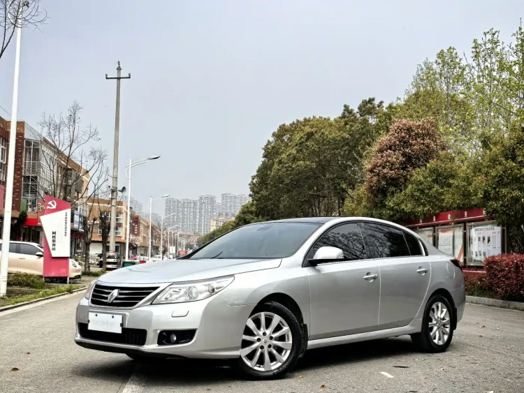 Renault Latitude 2011 2.5L Automatic Flagship Navigation Edition