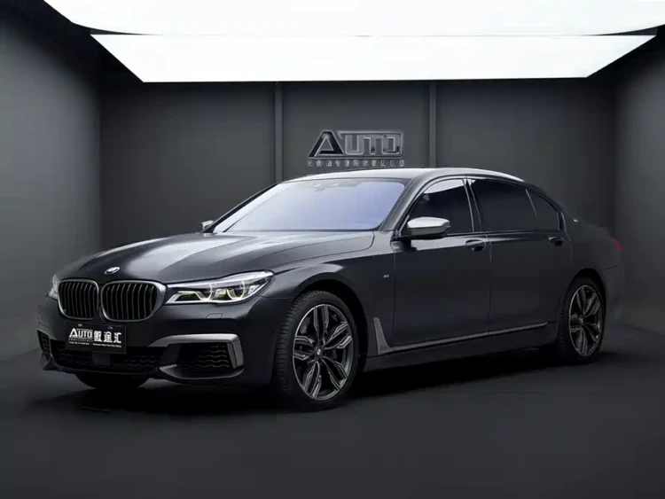 BMW 7 Series 2018 M760Li xDrive