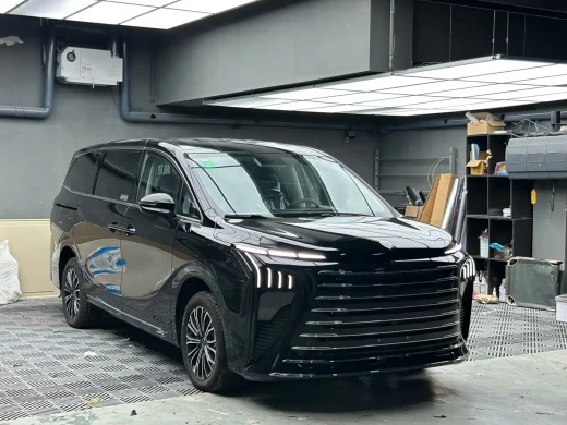 Dongfeng Fengxing Starlight V9 2026 Beyond Joy Series 200km Comfort