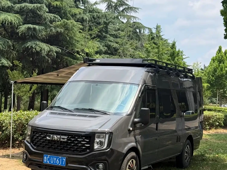 Jiangling JMC Fushun 2025 2.0T 6MT Diesel Long Wheelbase Medium-High Roof Commercial Van 2/3-Seater