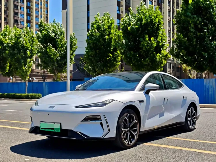 Geely Galaxy Galaxy E8 2025 700km Long Voyage Smart Drive Edition