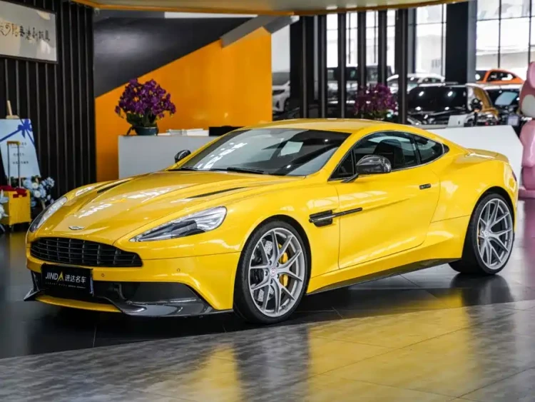 Aston Martin Vanquish 2013 6.0L Standard