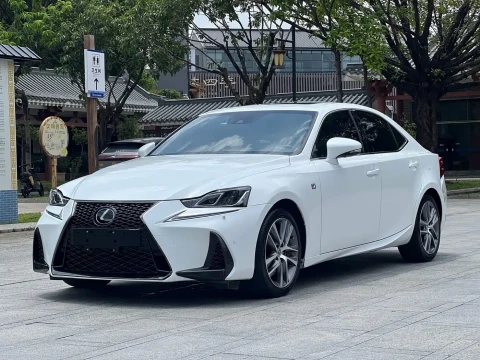 Lexus IS 2017 300 F SPORT