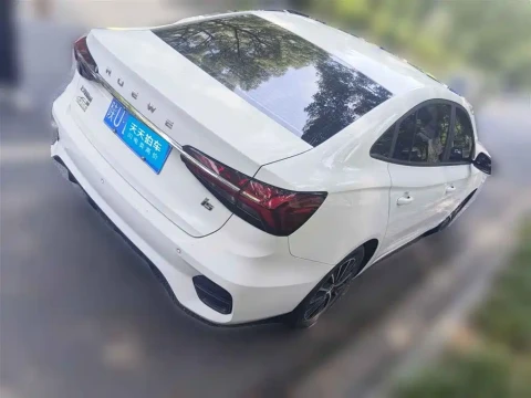Roewe i5 2021 1.5L CVT Platinum Edition