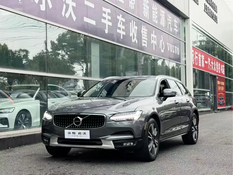 Volvo V90 2020 Facelift Cross Country T5 AWD Momentum