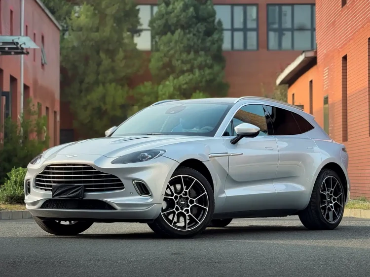 Aston Martin DBX 2020 4.0T V8