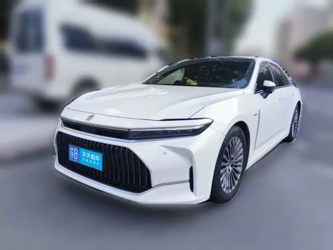 Toyota Crown (Import) 2024 2.5L Premium Edition