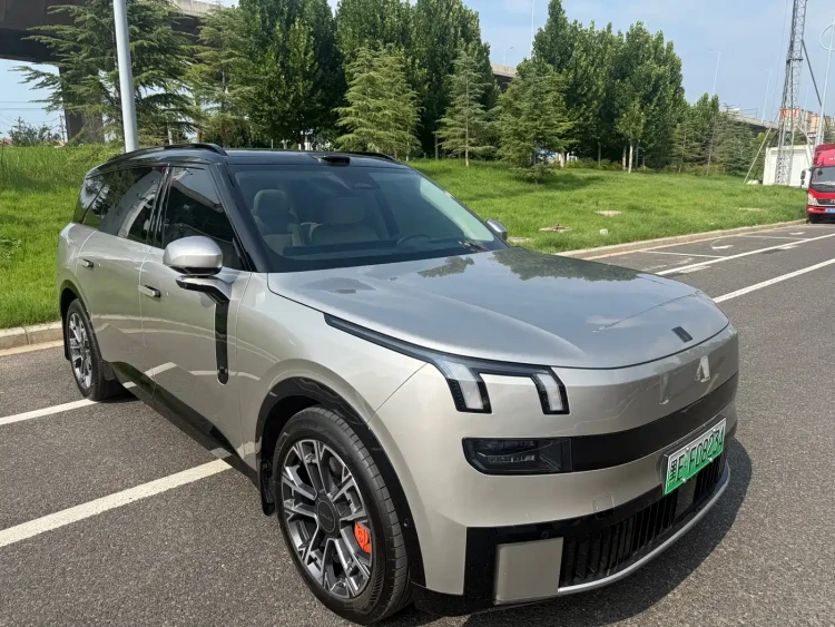 Lynk & Co 900 2025 1.5T Ultra