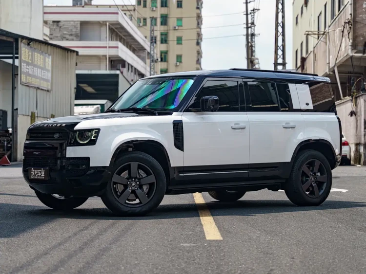 Land Rover Defender 2023 Model 110 3.0T P400 X-DYNAMIC HSE