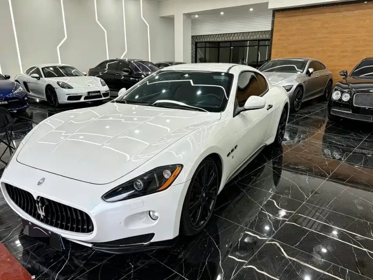Maserati GranTurismo 2012 4.7L MC Stradale