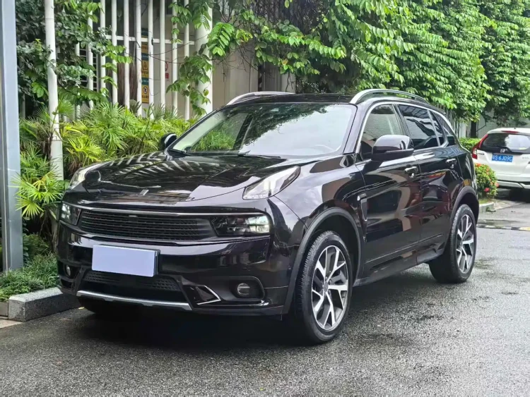 Lynk & Co 01 2017 2.0T AWD Pro