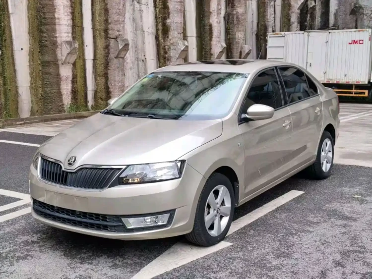 Škoda Rapid 2015 1.6L Automatic Smart Selection