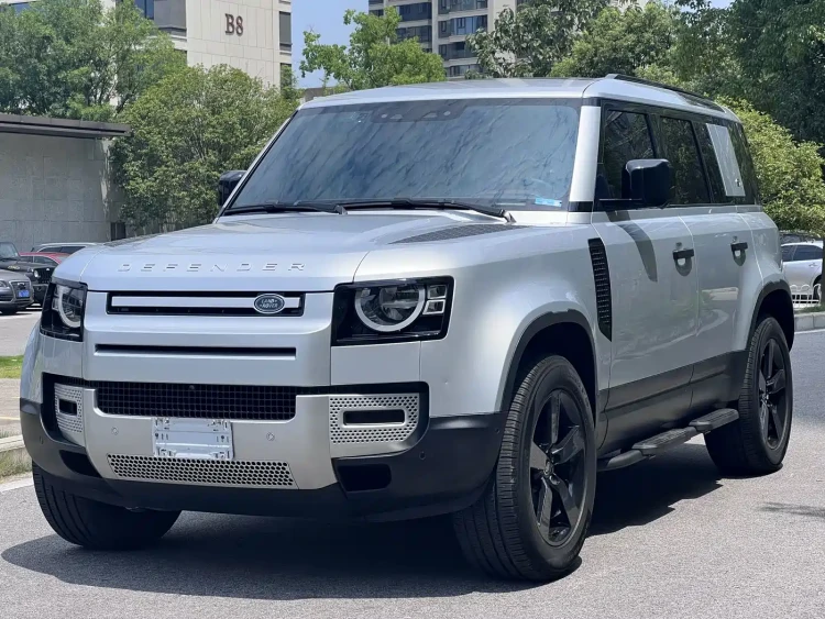 Land Rover Defender 2022 110 D300 X-Dynamic SE
