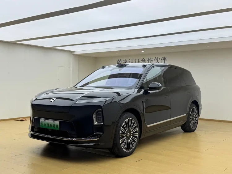 NIO ES8