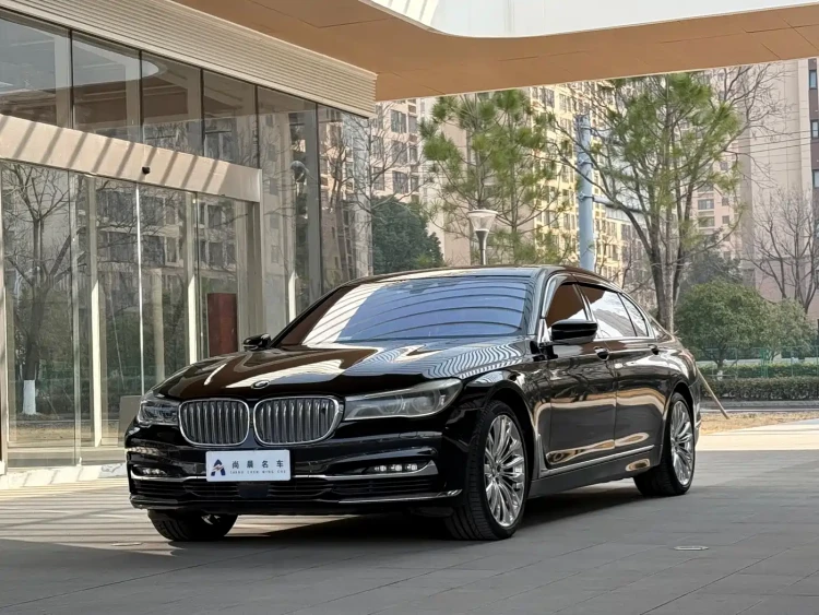 BMW 7 Series 2017 M760Li xDrive