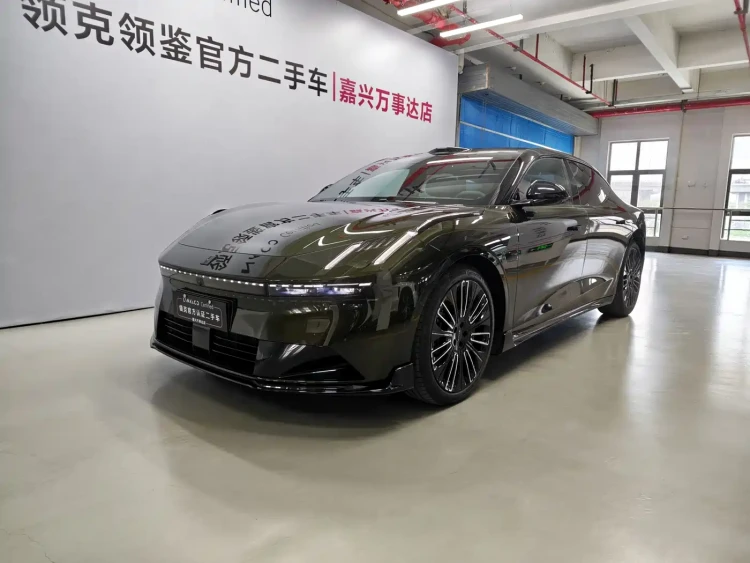 Lynk & Co 10 EM-P 2025 Facelift 240 AWD Ultra Sport Edition