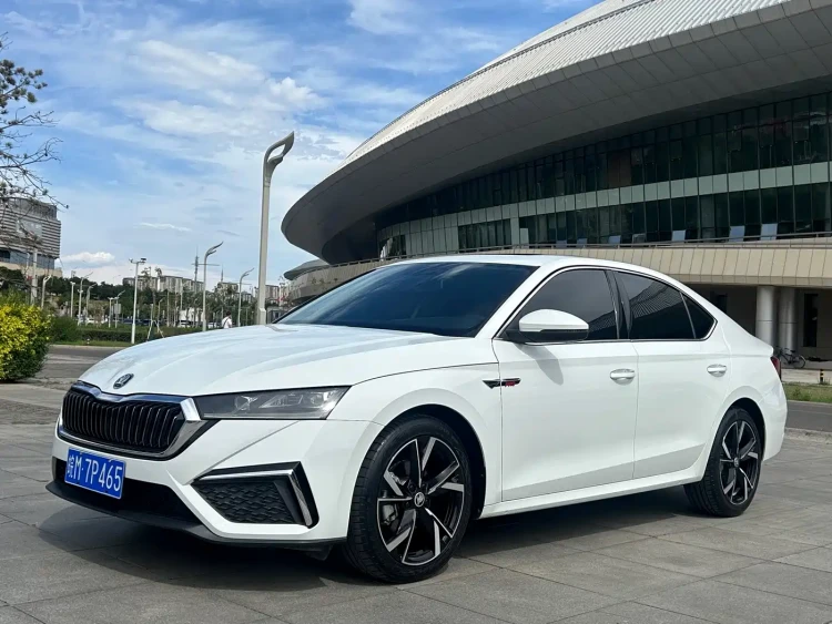 Škoda Octavia 2023 Facelift PRO TSI280 Premium Edition