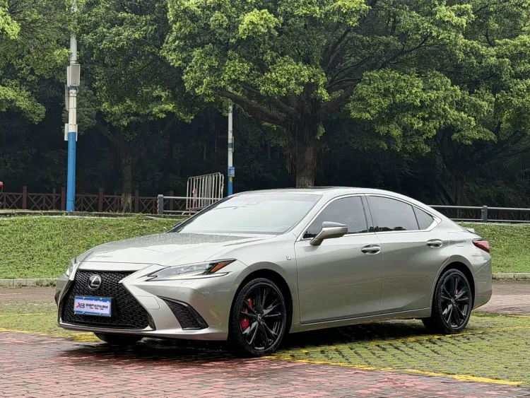 Lexus ES 2022 260 F SPORT