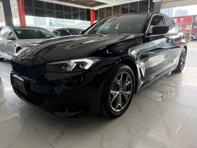 BMW i3 2025 eDrive 35 L