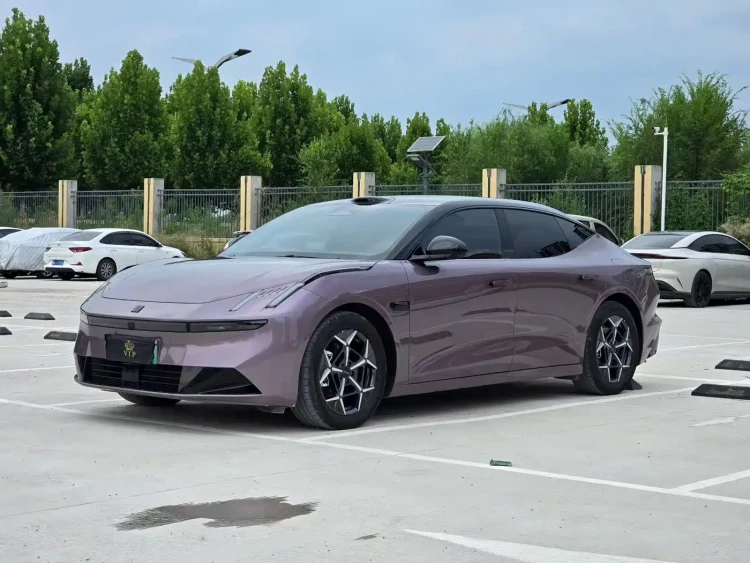 Lynk & Co 10 EM-P 2025 Model 120km Base Version