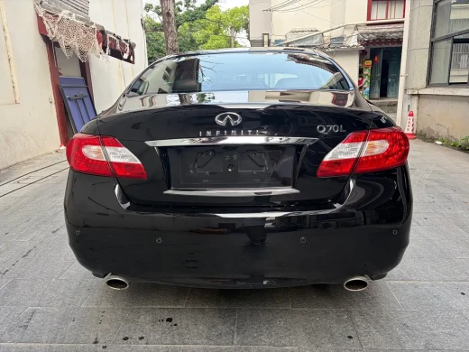 Infiniti Q70 2013.08 103000 км
