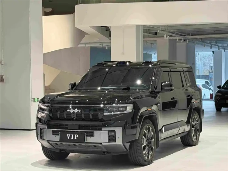 Fang Cheng Bao Leopard 8 2025 Zhiyong Flagship 6-Seater
