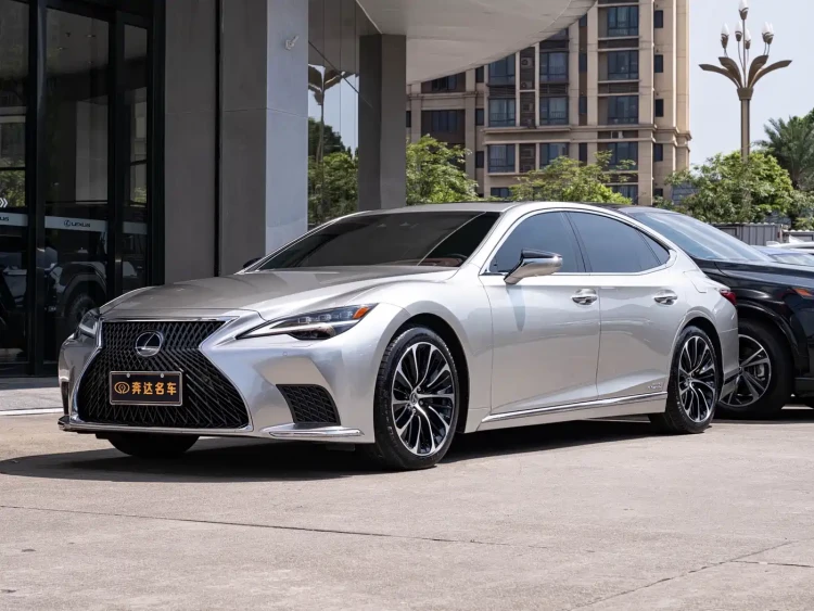 Lexus LS 2021 500h Executive Edition