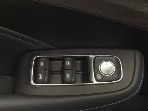 Roewe RX5 2023 PLUS 330TGI Automatic Trend-leading Smart Benefit Edition