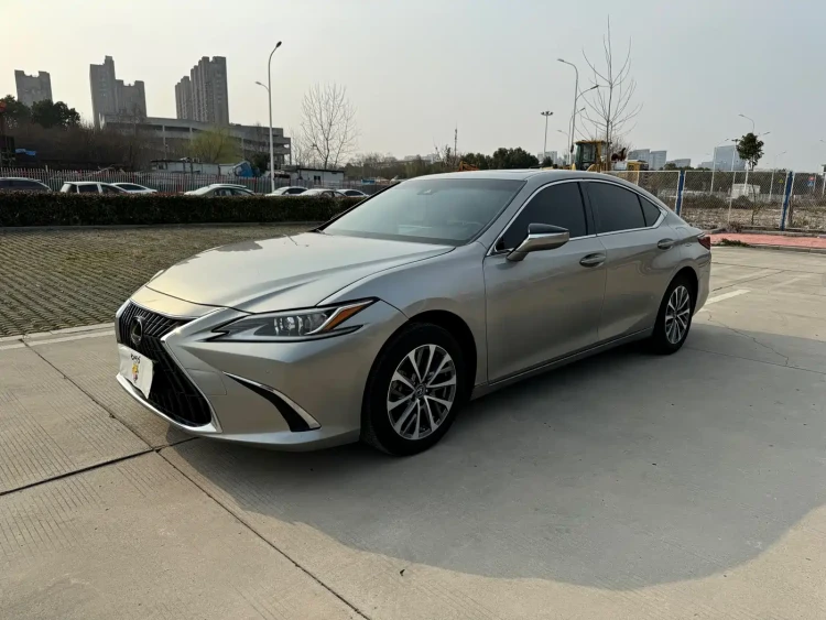 Lexus ES 2024 200 Premium Edition