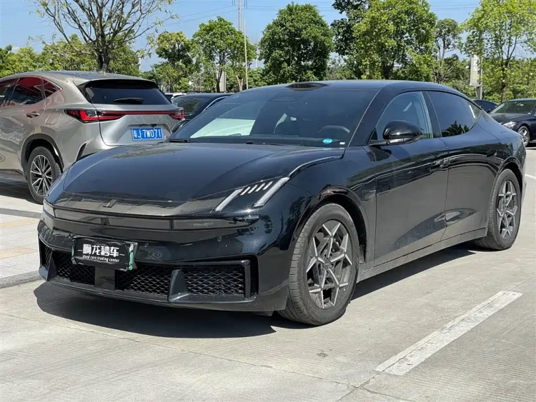 Lynk & Co 10 EM-P