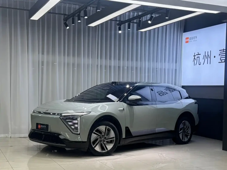 HiPhi Y 2023 810km Long Range Edition