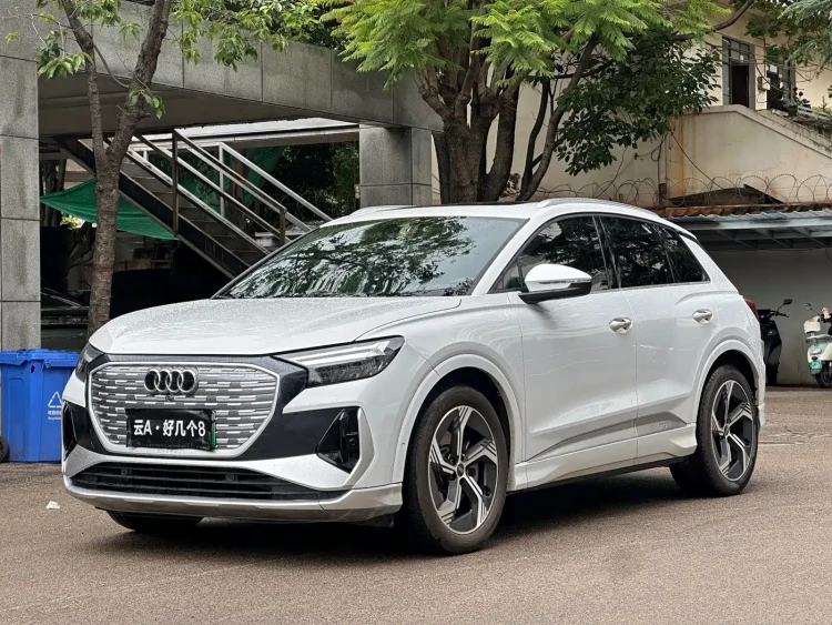 Audi Q4 e-tron 2022 50 e-tron quattro Innovation Edition