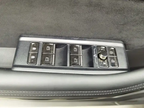 Lynk &amp; Co 09 2021 2.0T Halo 7-seater