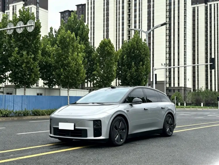 Li Auto i6 2025 2WD Base Model