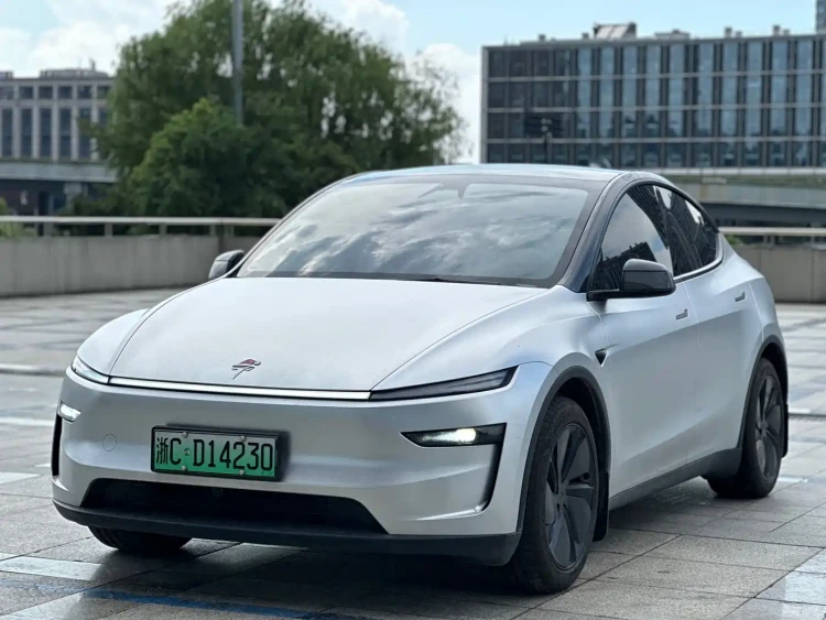 Tesla Model Y 2025 Rear-Wheel Drive