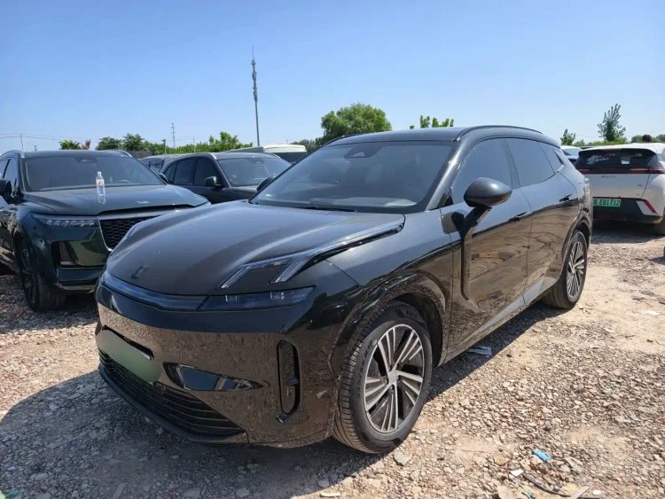 Lynk & Co 08 EM-P 2024 120km Long Range Plus