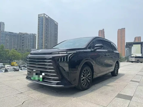 Dongfeng Fengxing Starlight V9 2026 Beyond Joy Series 200km Comfort