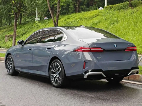 BMW i5 2024 eDrive 35L M Sport Package