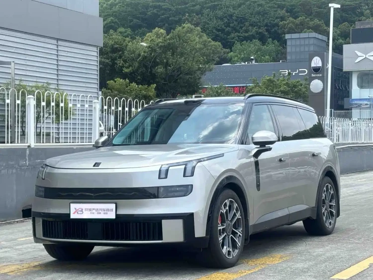 Lynk & Co 900 2025 2.0T Ultra