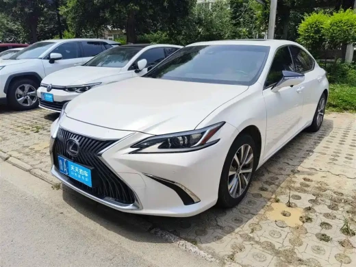Lexus ES 2020 200 Excellence
