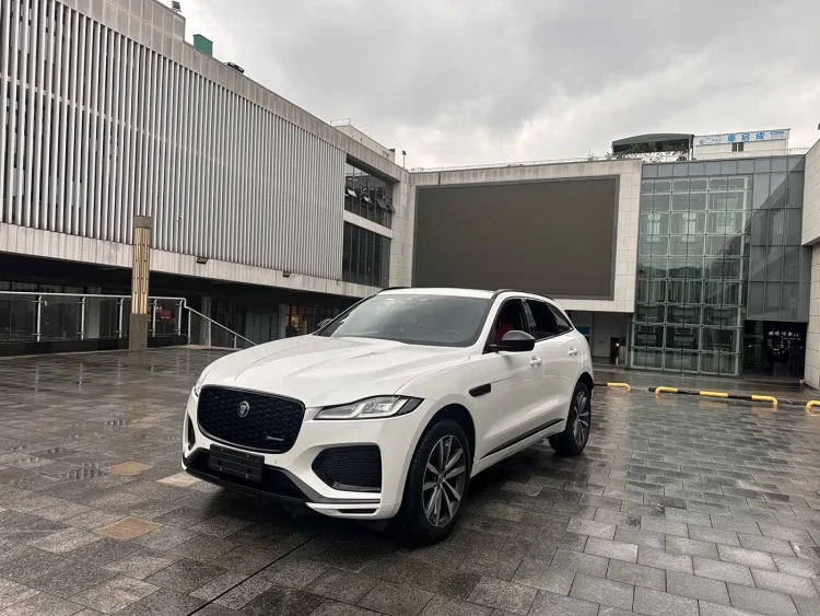 Jaguar F-PACE 2024 P250 R-Dynamic SE