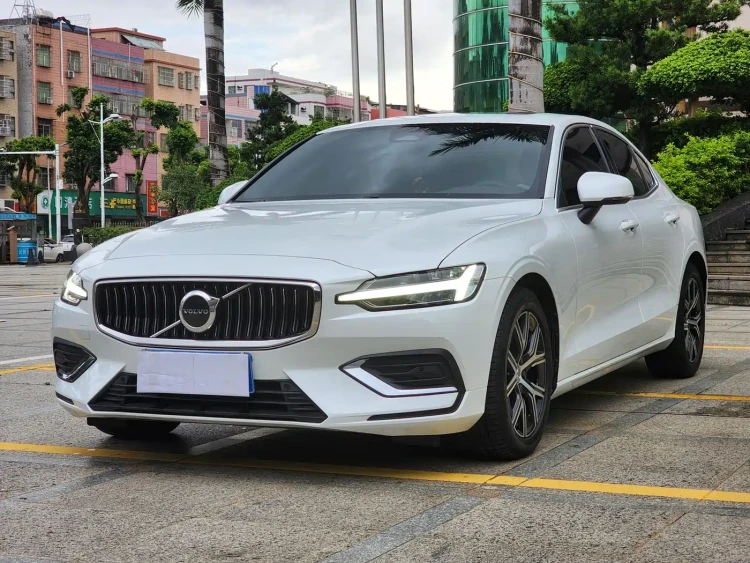 Volvo S60 2024 B4 Elegance Luxury Edition