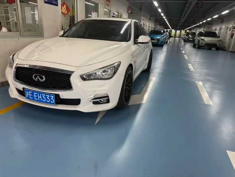 Infiniti Q50 2014 3.7L Comfort Edition