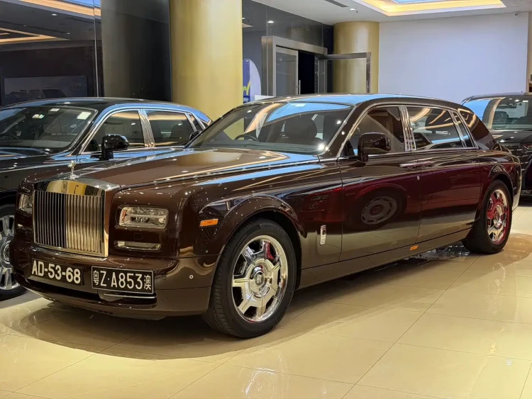 Rolls-Royce Phantom 2016 6.7L Radiant World · Phantom Collector's Edition
