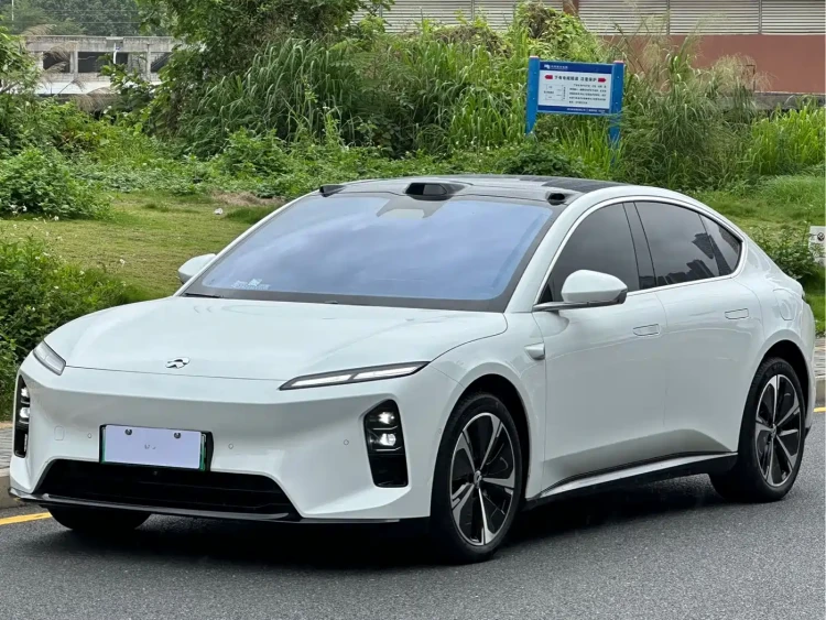 NIO ET5