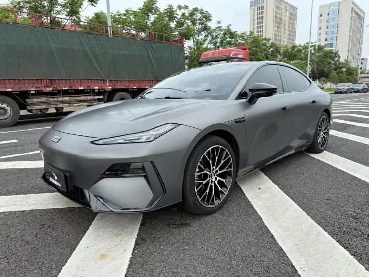 Geely Galaxy Galaxy E8 2024 Model 620km AWD Soaring Dragon Edition
