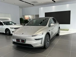 Tesla Model Y L 2025 Facelift Long Range AWD