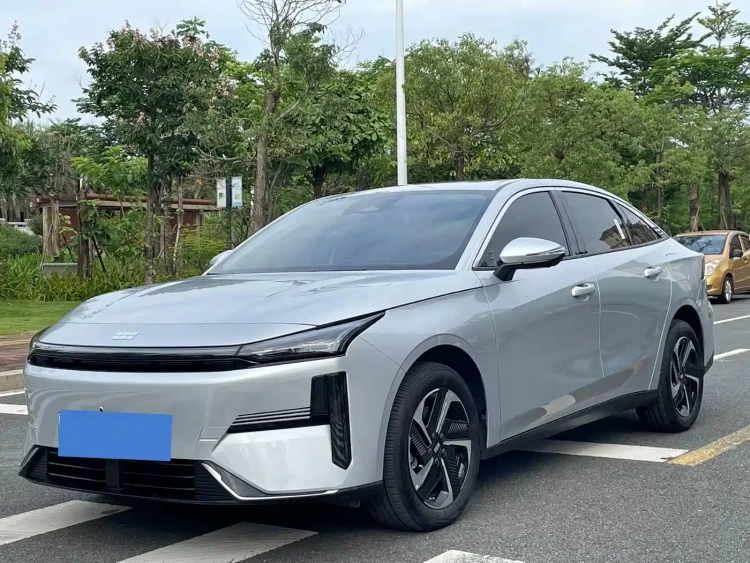 Geely Galaxy Galaxy L6 2025 EM-i 140km Explorer+ Edition